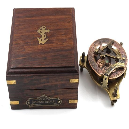 Marine OUEST Londres Cadran solaire en laiton Boussole Décor nautique Grand cadran solaire triangulaire en laiton avec pieds à vis réglables