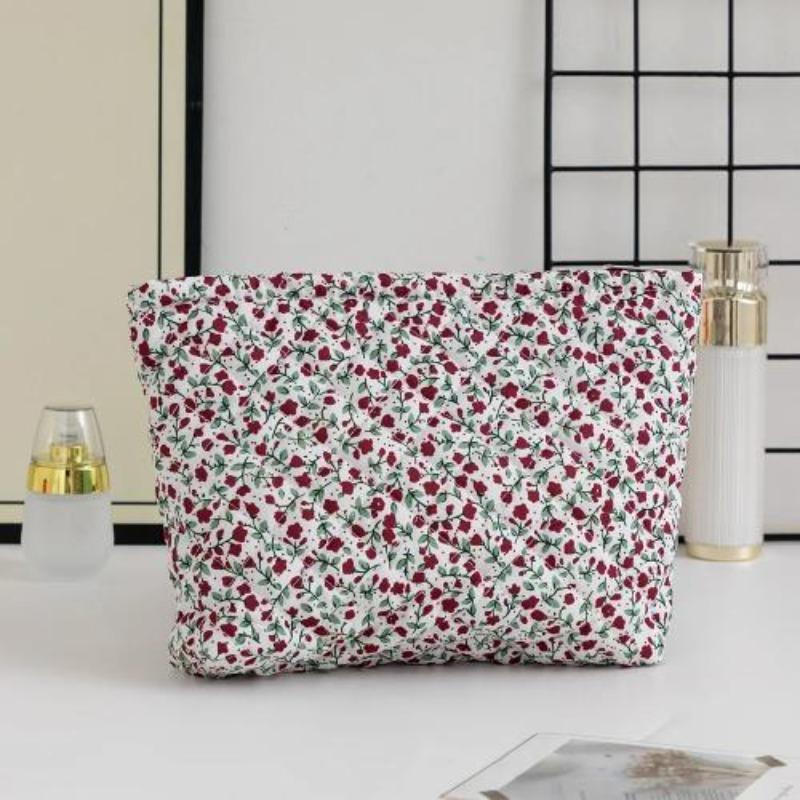 Floral Print Quilted Cosmetic Bagfor Girl Large Toiletry Pouch Organizer for Handbag Cute Women Wash Travel Accessories