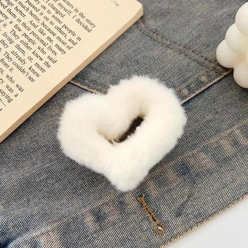 Autumn/Winter Furry Korean Plush Shark Hair Clip - Cute Updo Claw, Cross Clip, One-Word Design