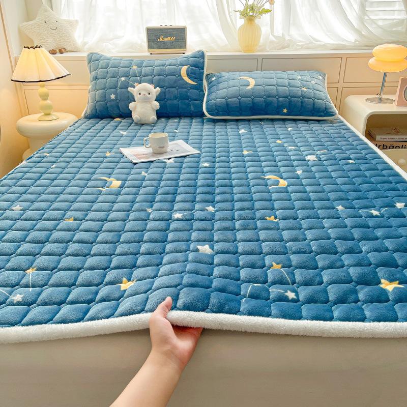 Milk Velvet Mattress Topper Warm Quilted Bed Sheet for Winter Warm Thin Tatami Mat Pad Mattress Protector Cover for Double Beds