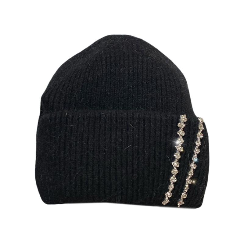 Luxurious Knitted Hat with Sparkling Rhinestones Fashionable Handmade Hat for Fashion Enthusiasts