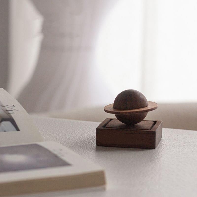 Wood Aromatherapy Diffuser Jupiter-Shaped Aromatherapy Oil Fragrance Diffuser Scent Diffusers For Home Car Dashboard Desk