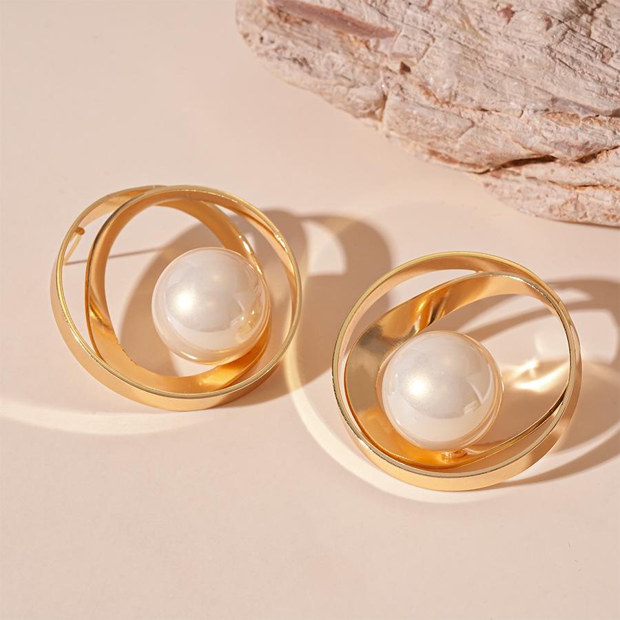 Elegant Pearl Petal Tassel Earrings - High-End, Versatile Design with a Touch of Luxury