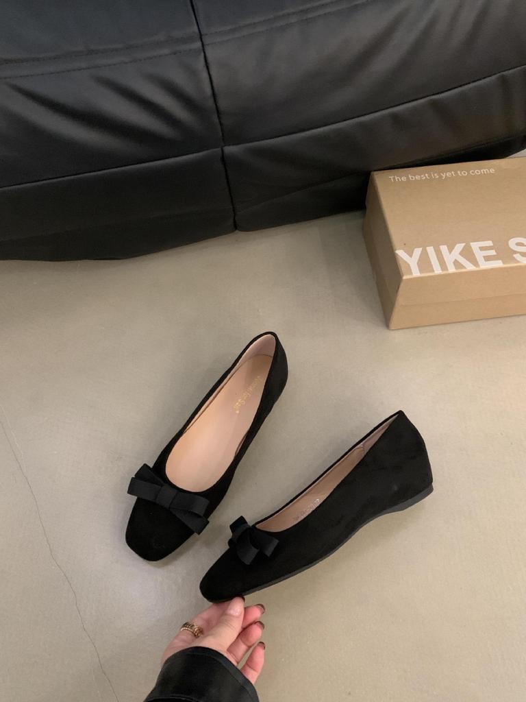 French Inner Height-increasing Patent Leather Bow Light Mouth Square Head Single Shoes Women's 2025 New Shoes Commuter Versatile Soft-soled Ladyshoes