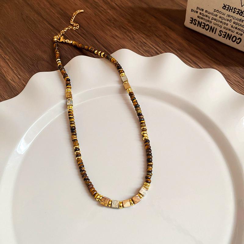 2025 Retro Tiger Eye Necklace: Elegant, Versatile Clavicle Chain with a High-End Luxury Feel