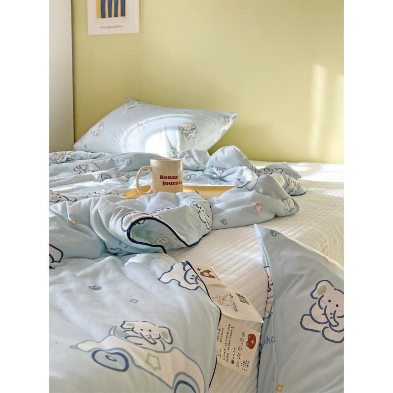 Lightweight Knitted Comforter Cute Cartoon Pattern Skin Friendly Thin Summer Quilt Air Conditioner Duvet for Home