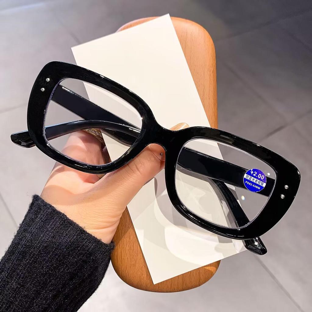 Stylish Thick Frame Blue Light Blocking Reading Glasses for Men and Women – Large Frame, Anti-Radiation, Presbyopic Protection.