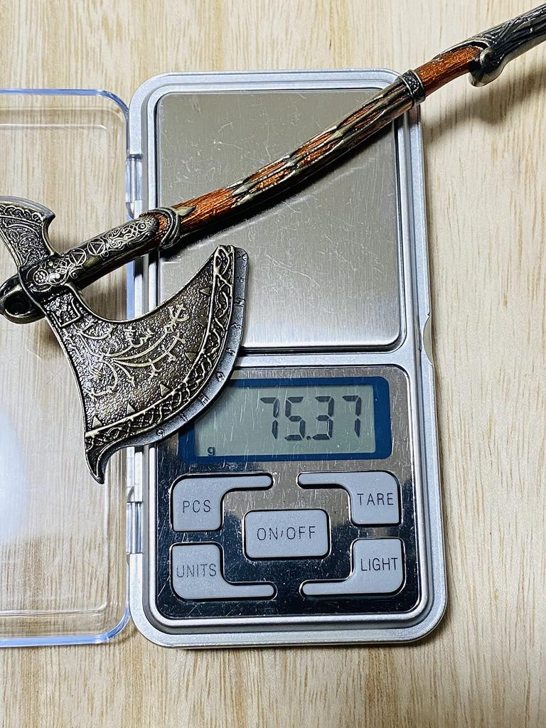 Leviathan God of War Axe Sword Mini Weapon Accessory Keychain Interior