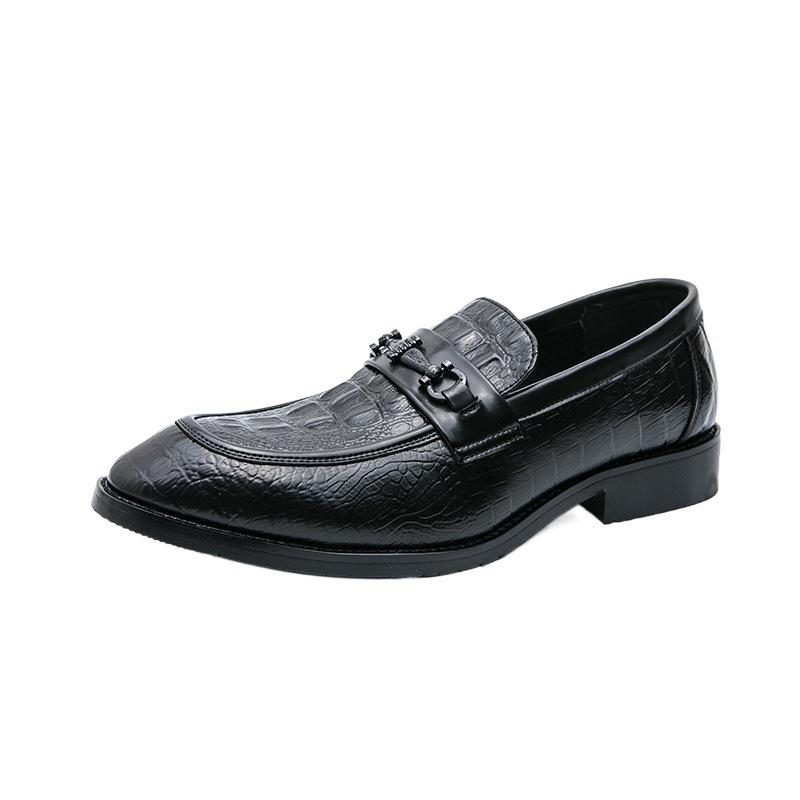 Foreign trade large size men's crocodile pattern embossed pointed business dress one-pedal leather shoes 46 pointed wedding groom shoes