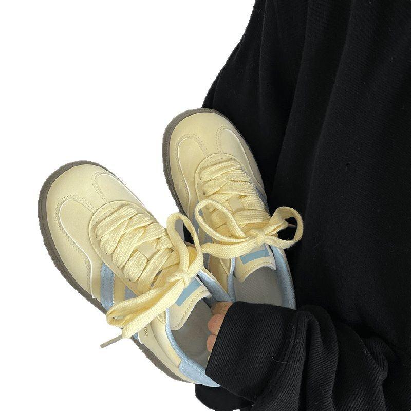 Retro women's autumn new little white shoes female student sports and leisure shoes board shoes