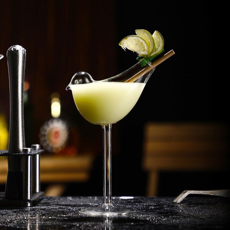 Creative Cocktail Glass Bird Design Clear Cocktail Glass Novelty Drink Cup for KTV Bar Night Party Cocktail Tool