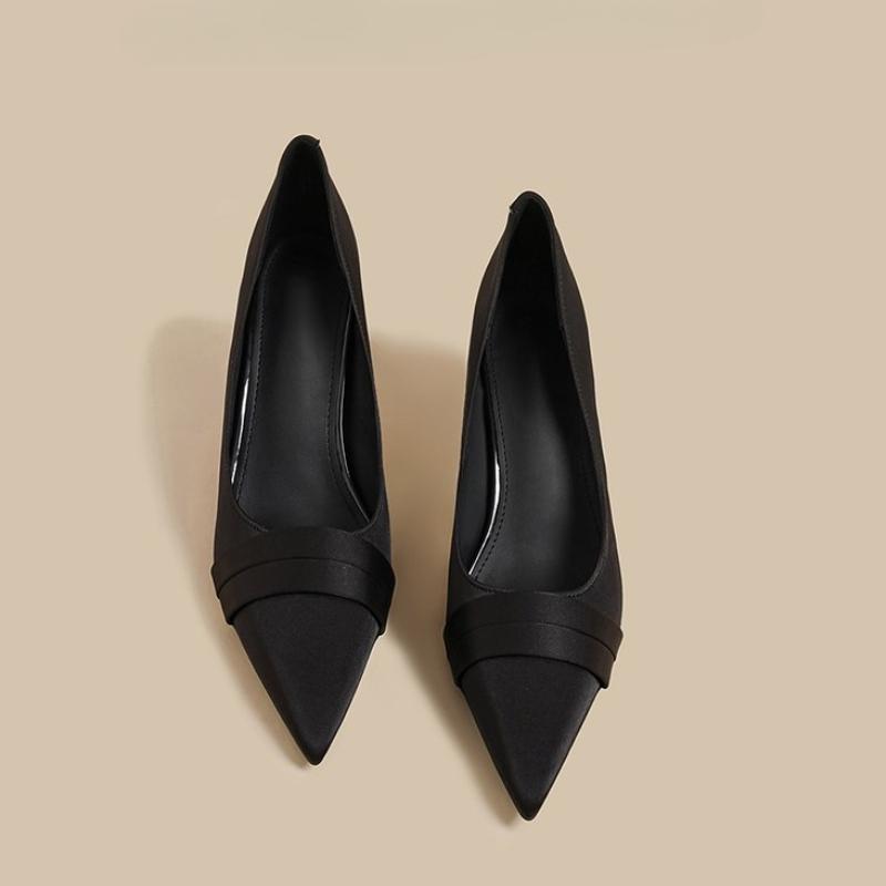 

2026 New Shoes Silks Satins Women Pumps Fashion High Heels Sexy Party Shoes Pointed Tip Pumps Woman Stilettos Heels Lady 34 чёрный