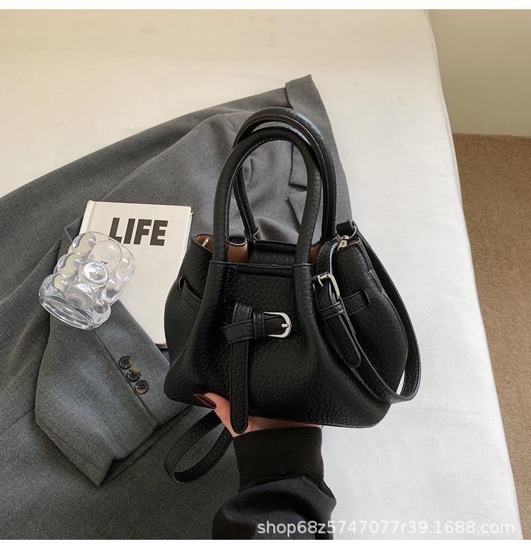 New Niche Design Large-capacity Handbag Women's 2025 New Fashion Temperament High-end Shoulder Messenger Bag