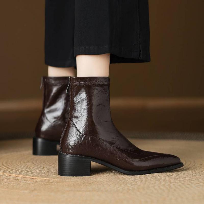 Korean version of the new low-heeled large-size women's boots, solid color pointed square-heeled rear zipper, autumn and winter soft-soled medium-