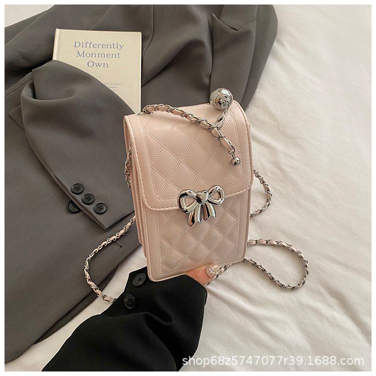 Xiaoxiangfeng diamond chain small bag girls 2025 new Korean version niche versatile mobile phone bag commuter messenger bag