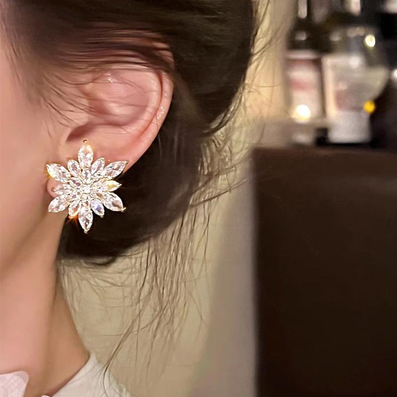 925 Sterling Silver Pearl Tassel Earrings: Elegant Women’s Luxury Drop Earrings for Autumn/Winter.