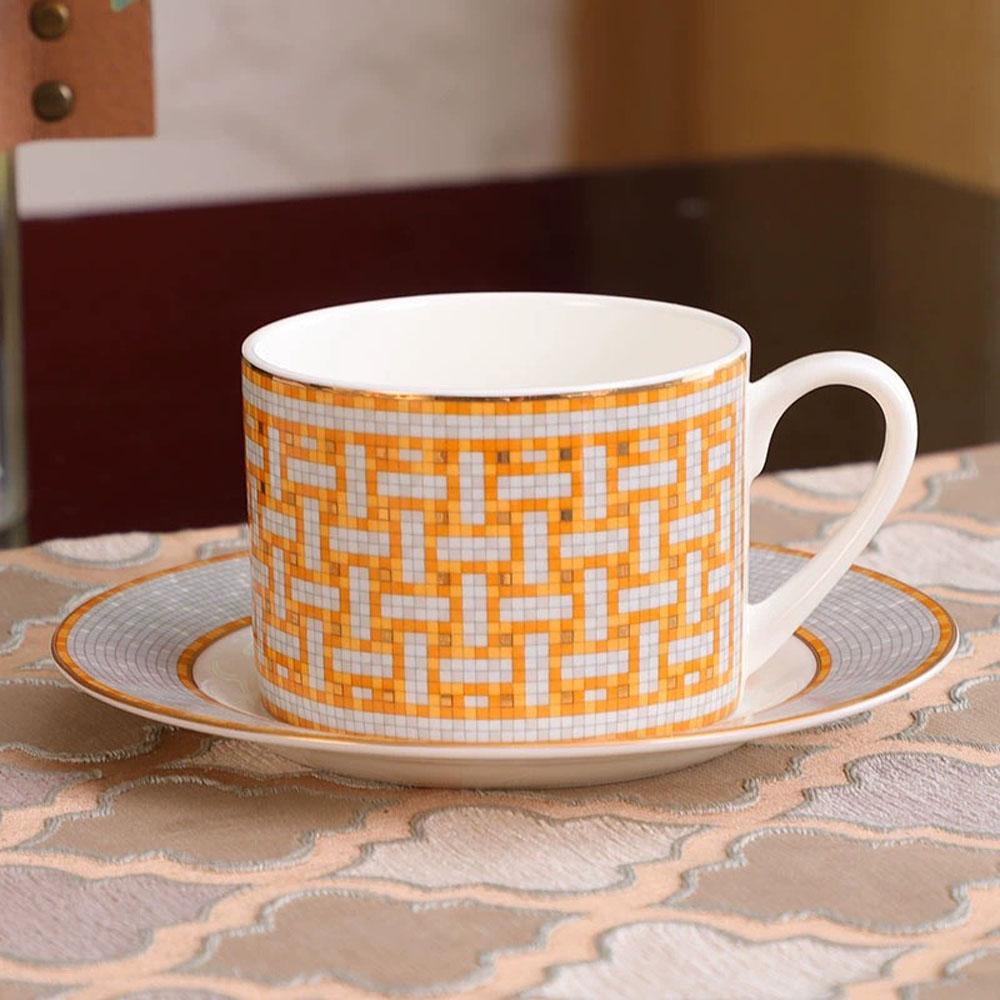 Europäische Retro Licht Luxus Keramik Kaffeetasse Zuhause Bone China Tasse und Untertasse Set Englischer Nachmittagstee Kreative Teetasse Tasse Geschenk