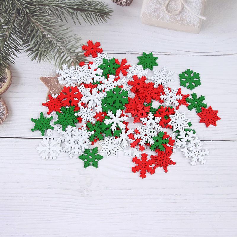 50Pcs/Set Wooden Crafts Mixed With Red White Green Snowflake Wood Chips Hollowed Out Carving Creative Christmas Home Decorations