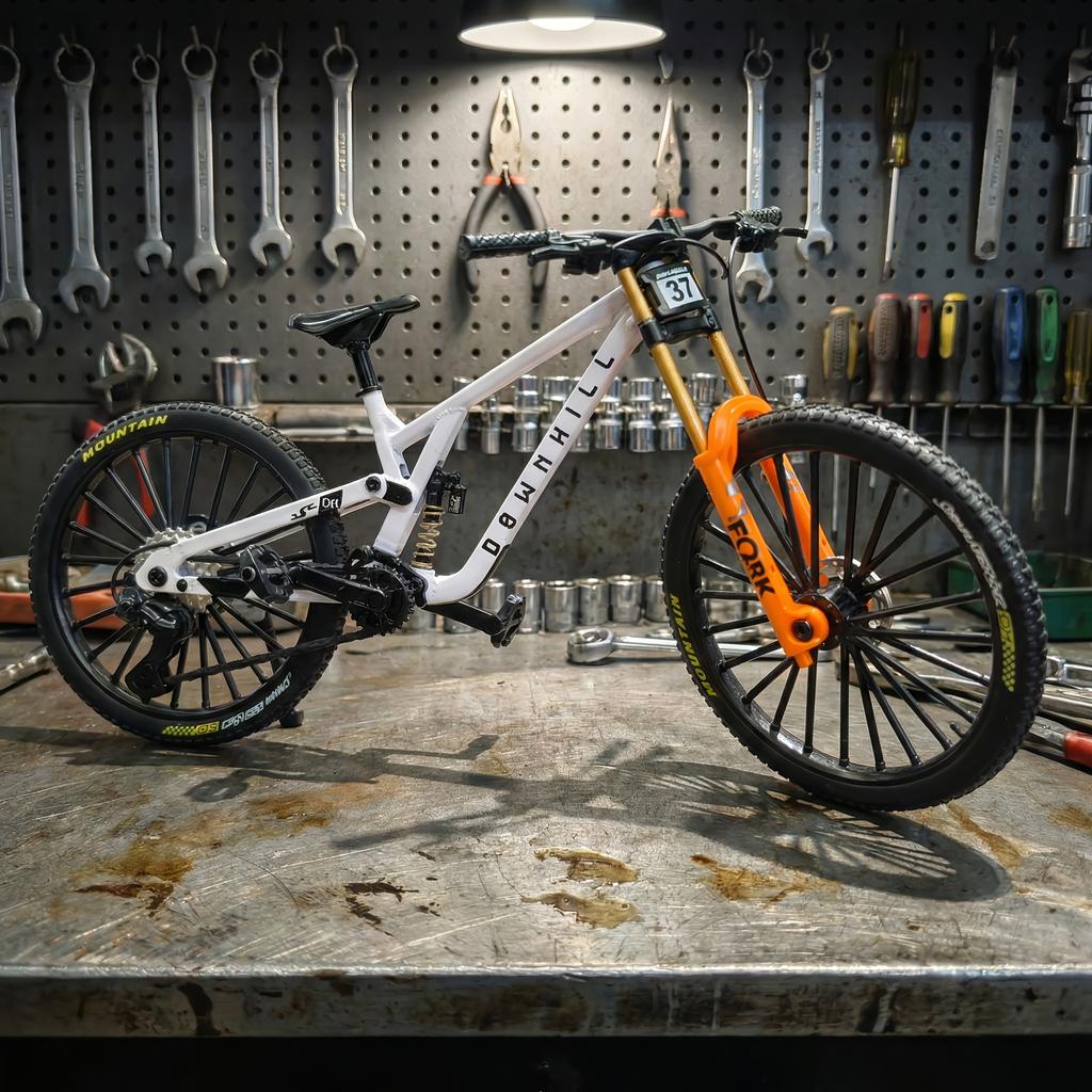 1:Model Miniatură Bicicletă Montană din Aliaj Scara 8 Amortizoare Duble Decorare Desktop Detașabilă Cadou Pentru Entuziaștii de Biciclete