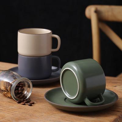 Tazza da caffè in stile nordico semplice e alla moda Set da due pezzi Tazza in ceramica Tazza da acqua Tazza da tè con fiori Tazza da latte
