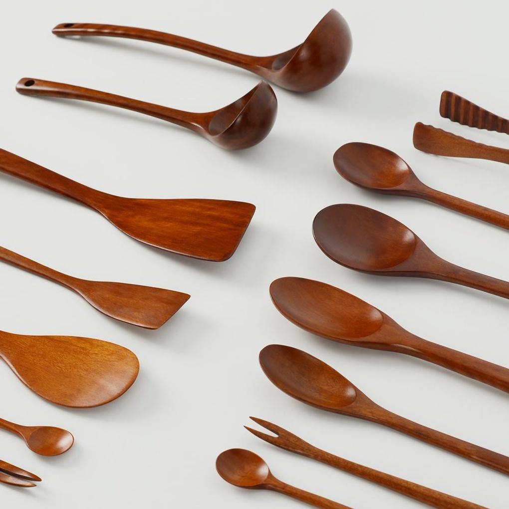 Cocina Saludable: Colección de Utensilios de Cocina de Palosanto