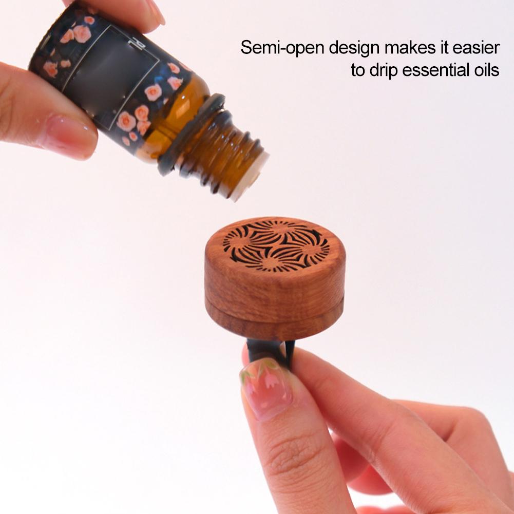 Wooden Aroma Diffuser Auto Essential Oil Diffuser Car Vent Clip Wooden Carved Aromatherapy Diffuser Car Air Freshener Car Decor