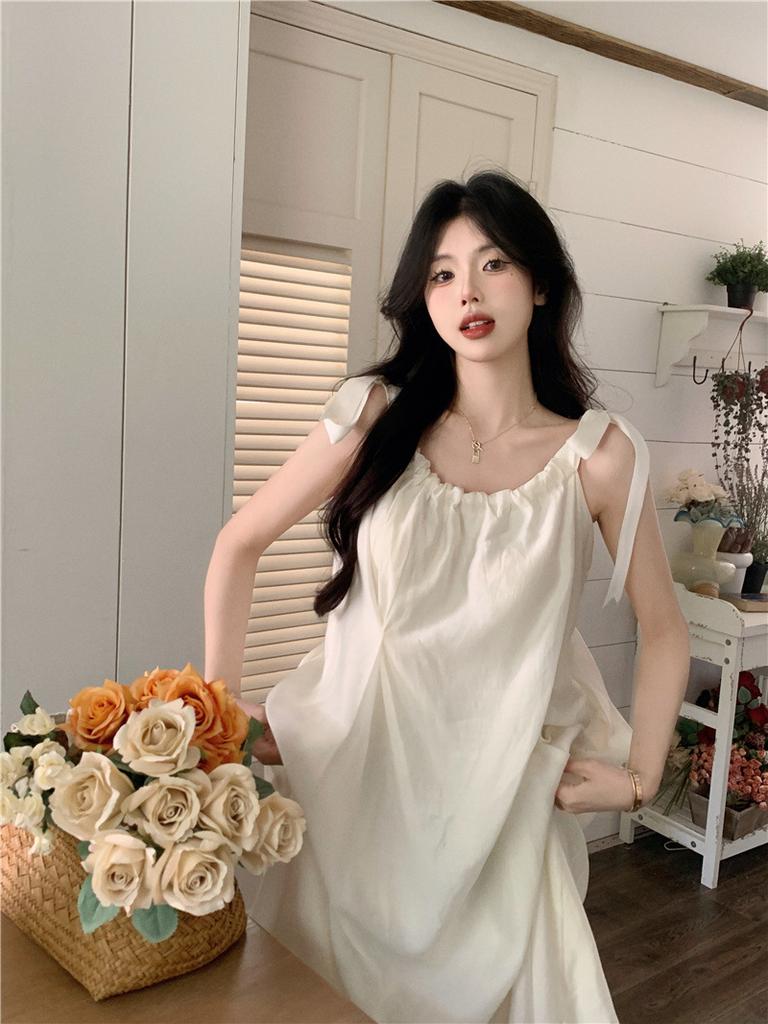French Gentle Wind Suspender Dress Women's Summer New Seaside Vacation Beach Dress Niche Design Long Dress