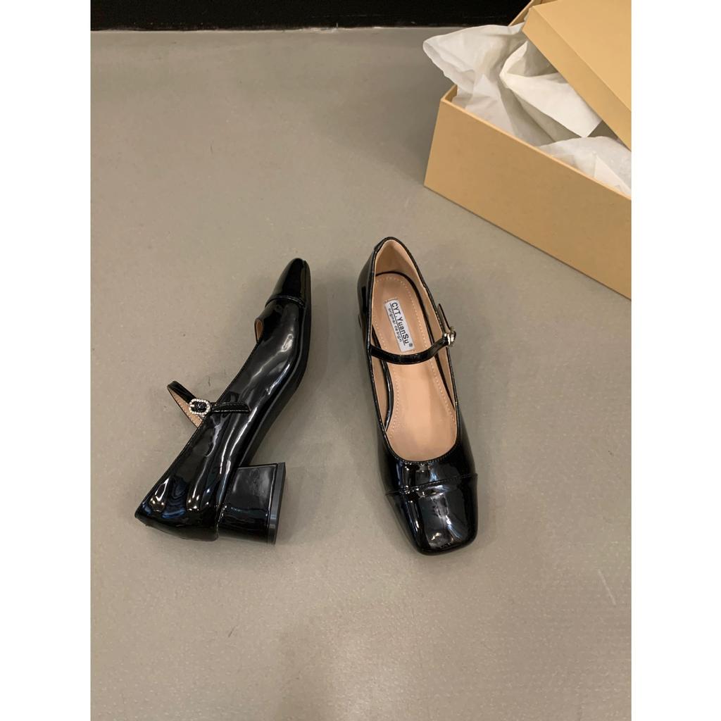 Tykk hæl rød single sko damesko 2025 ny sommer høy hæl sølv Mary Jane med skjørt kveldssko