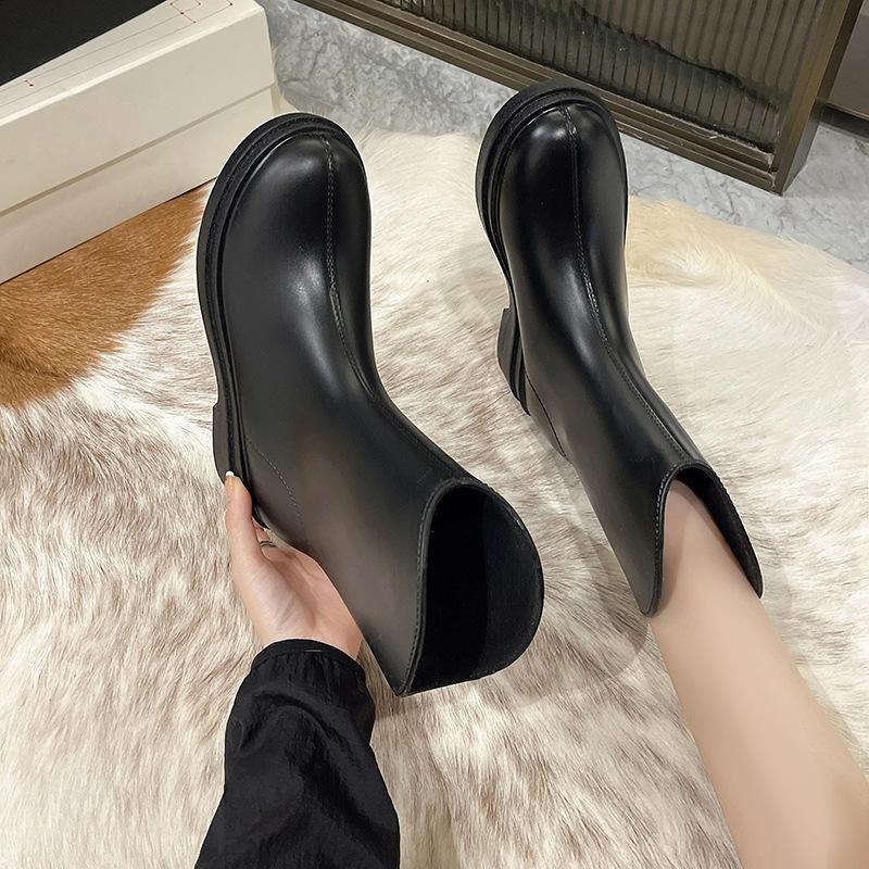 Rain shoes women's short tube fashion waterproof shoes flat rubber shoes wear medium tube water boots warm rain boots fashion