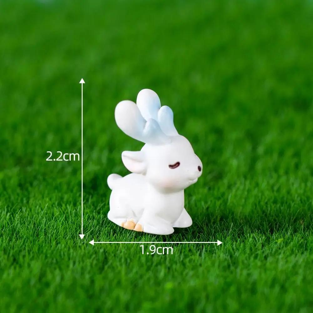 Cartoon Carrot Rabbit Figurines Realistic Resin Bunny Micro Landscape Ornaments Handmade Mini Mini Carrot Decoration Outdoor