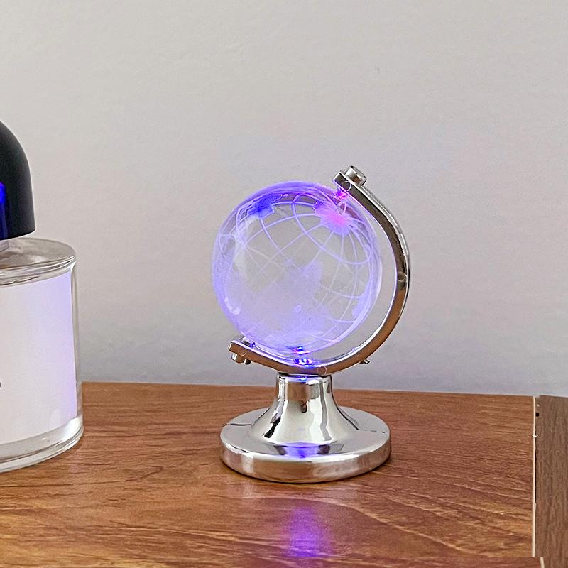 

Креативный мини-глобус: Стильное прозрачное украшение для рабочего стола и новогодний подарок