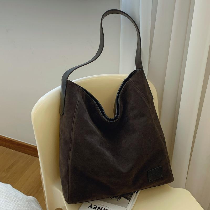 Large capacity tote bag women's new autumn and winter matte commuter bag retro versatile shoulder bag