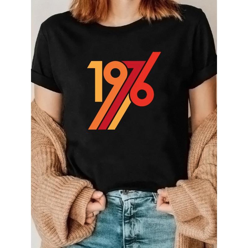 A Cute And Super Cool 1976 Graphic Printed Round-Neck T-Shirt for Women, Perfect for Spring And Summer Casual Sportswear