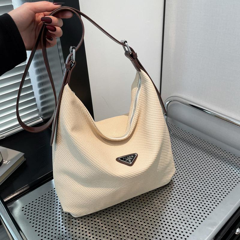 Large Capacity Simple and Fashionable Tote Bag Women's New Retro Versatile Shoulder Messenger Bag Commuter Bag