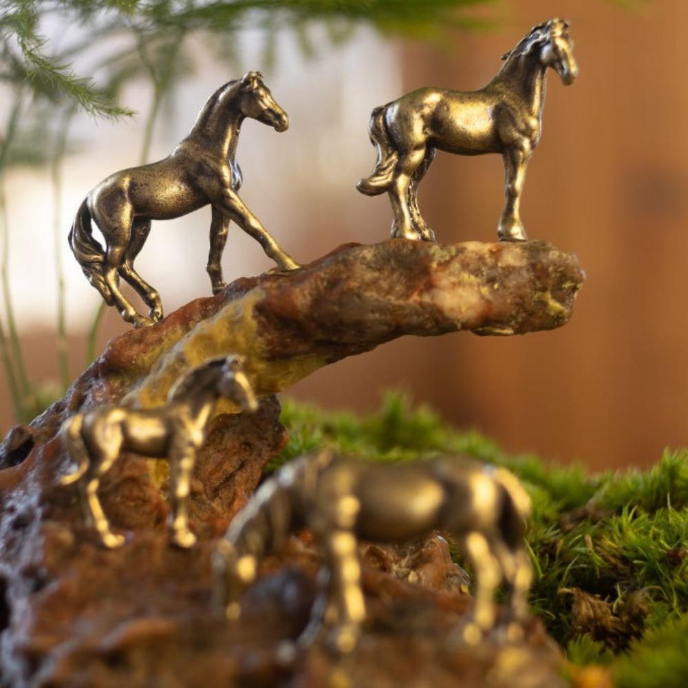 Antique Brass Solid Long Tail Horse Figurine Miniature Feng Shui Ornament Copper Zodiac Animal Mini Desktop Decoration Craft New