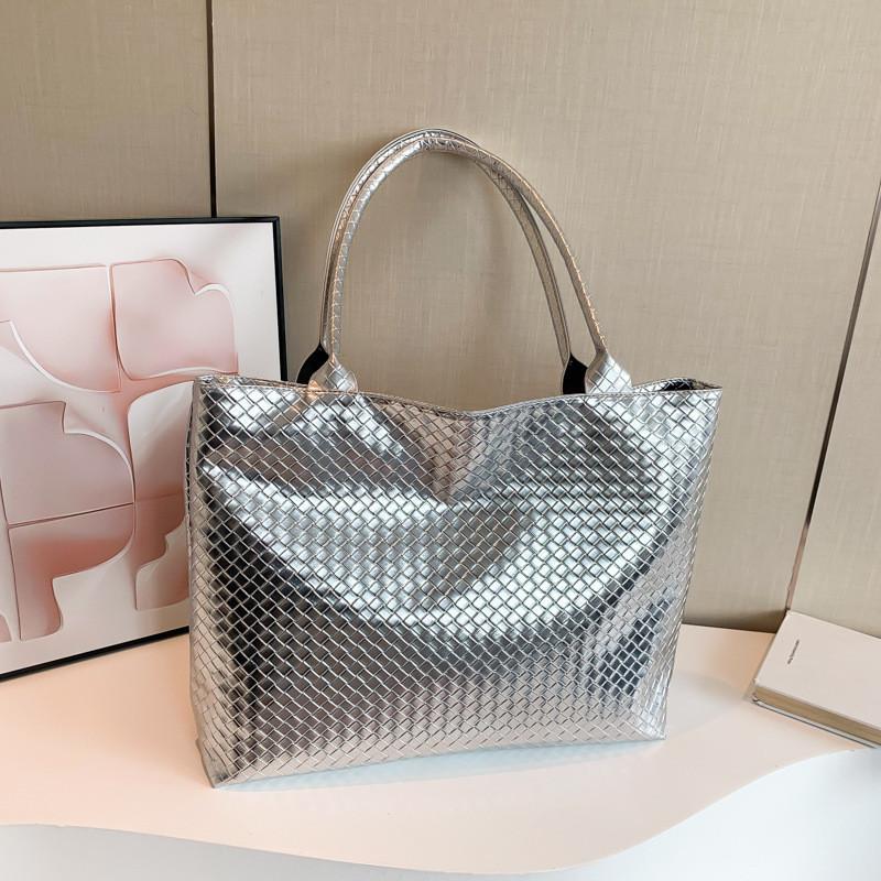 Trendy 2024 Fashionable Weaved Texture Large Tote Bag Versatile Bucket Style
