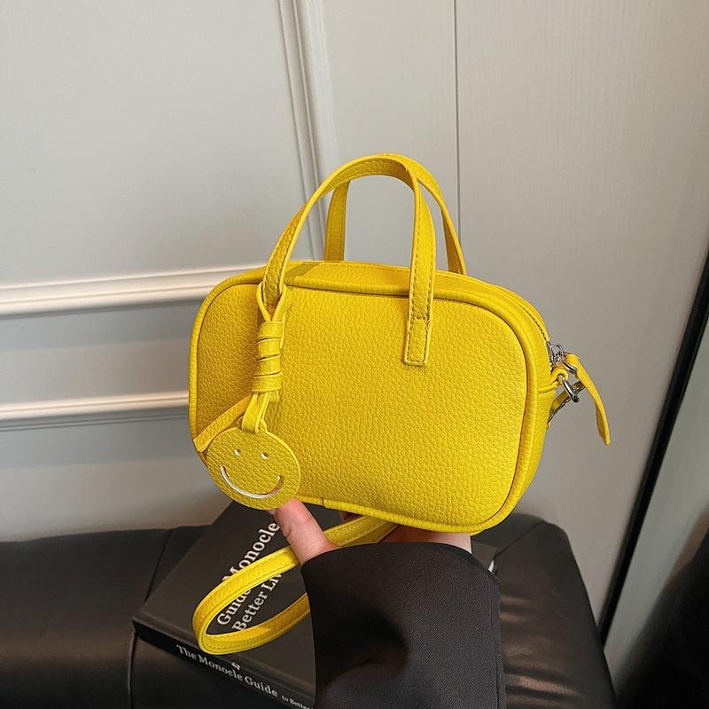 

Нишевый дизайн сумка для мобильного телефона женская летняя новая портативная сумка-мессенджер для поездок на работу простая на плечо маленькая квадратная сумка жёлтый