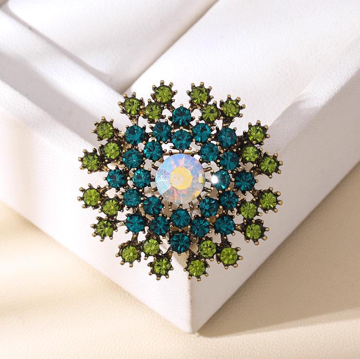 

Dainty Dandelion Brooch for Women Men Fashion Rhinestone Snow Brooches Pins Jewelry Accessories Birthday Gifts зелений