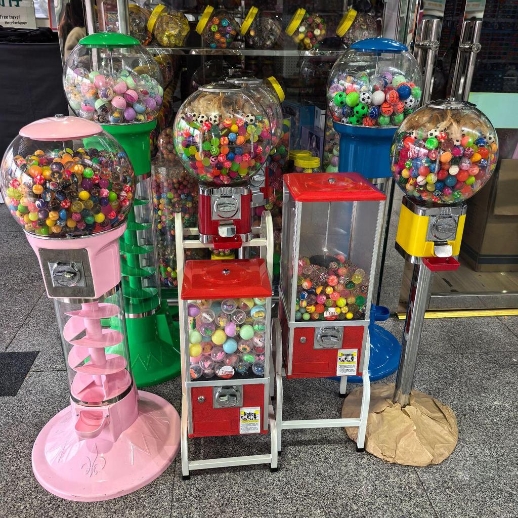 Gashapon Toy Coin-Operated 32mm Bouncy Ball Vending Machine - Amusement Self-Service Unit