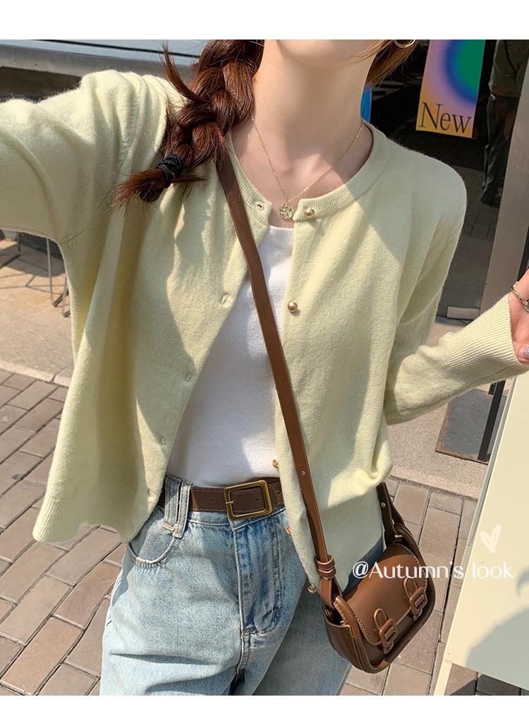Women's Gray Knit Cardigan - High-End Wool, Long Sleeve, Waist-Cinched, Early Autumn Outerwear.