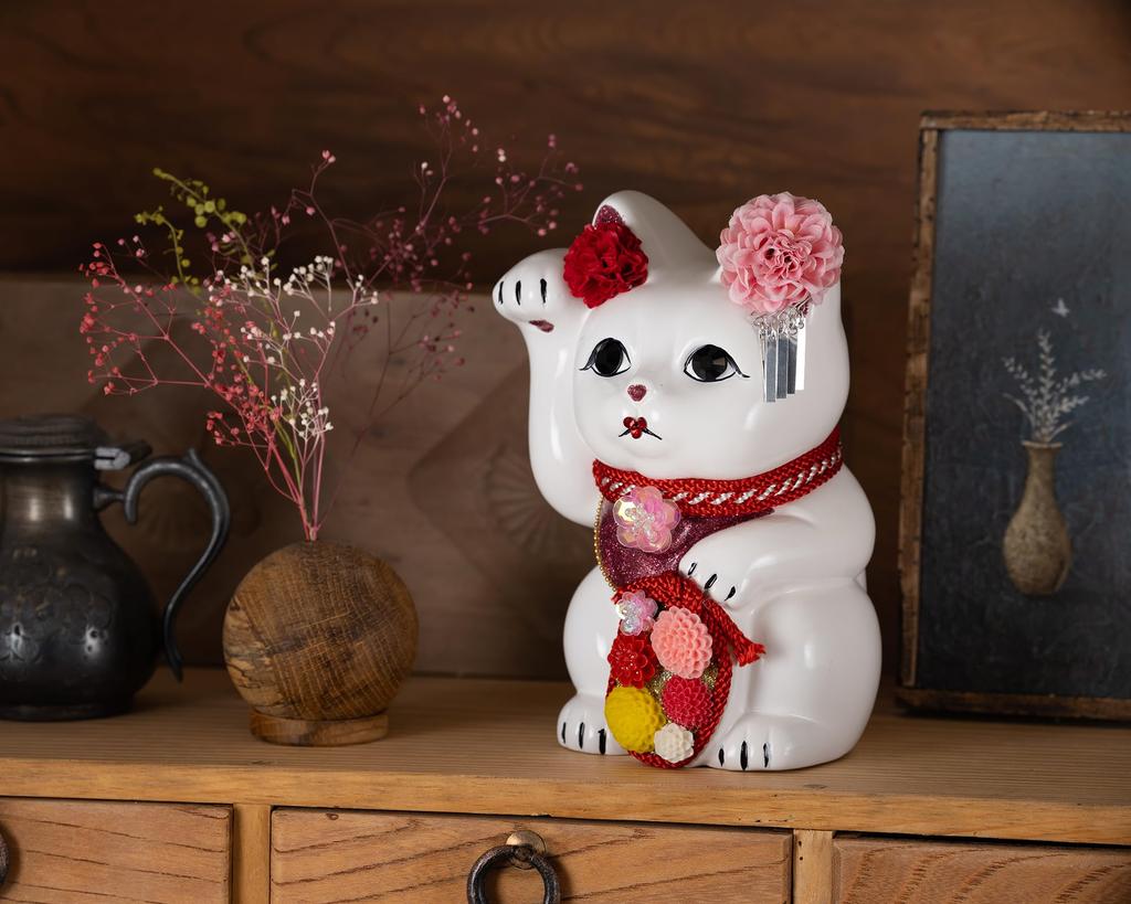 Lucky cat Maikohan Right hand Lucky cat Lucky Feng Shui Ornament Offering box White (M-SIZE White) raised/Ceramics Maneki-neko (mk_M