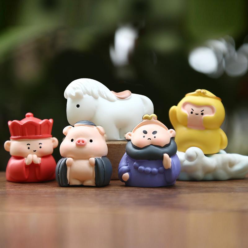 6Pcs Car Mounted Ornament Office Desk Cartoon Cute Workstation Journey To The West Wukong Master Disciple Small Ornament