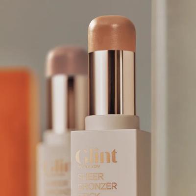 Yüz makyajı – Bronzlaştırıcılar ve Yüz Parlatıcıları