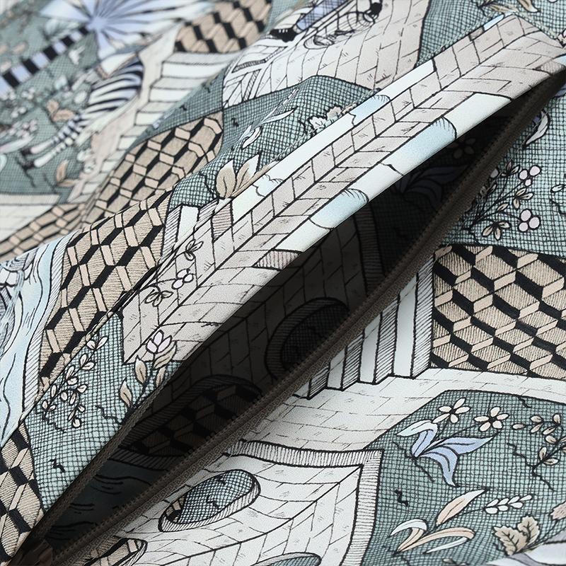 FILA Mysterious Journey Fashion Trend Waterproof Resort Jacket Men Jacket F11M438705FZA