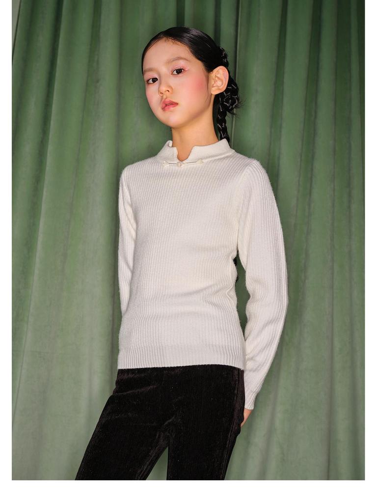 2025 New Chinese Style Girls' White Sweater - Thick Knit Base Layer for Autumn/Winter