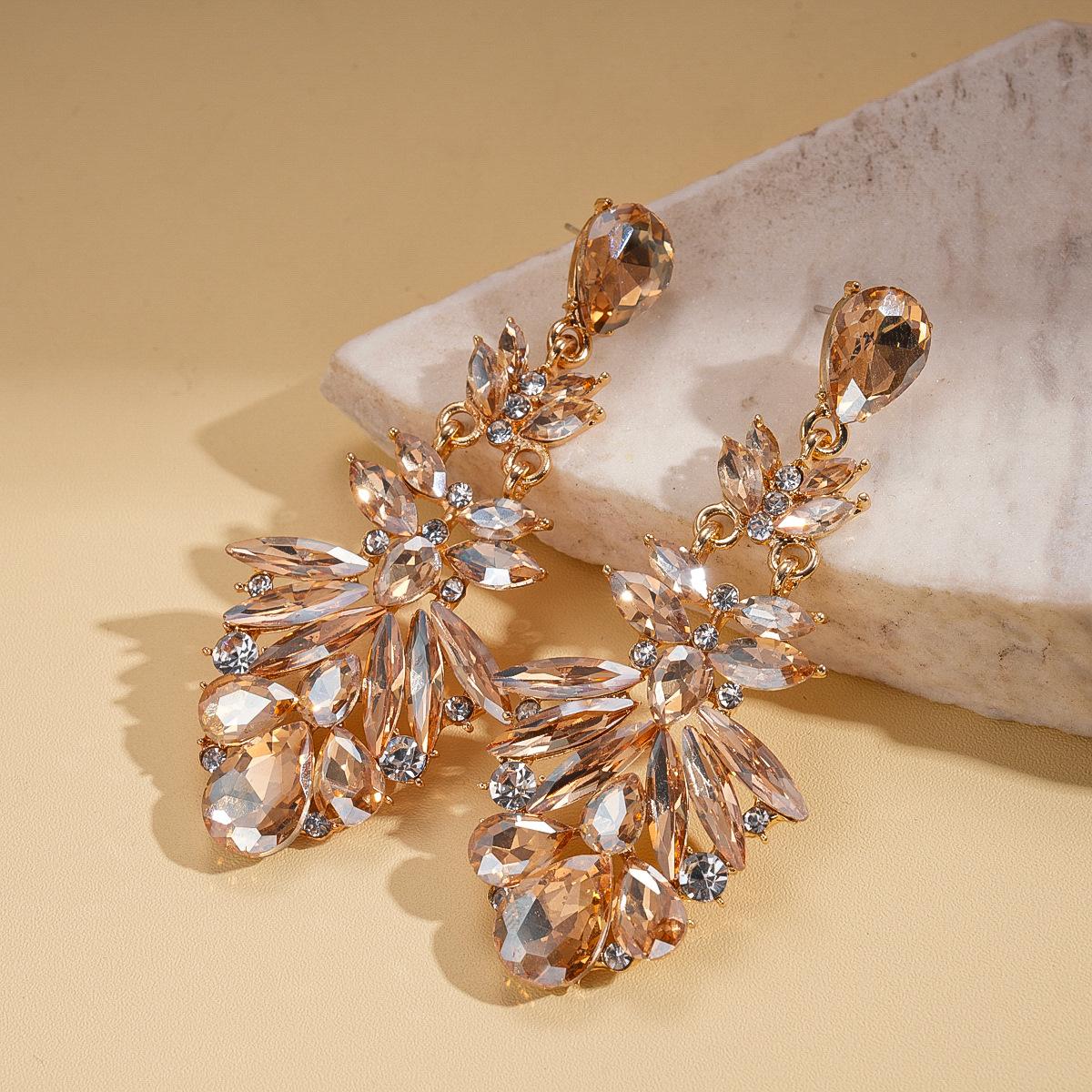 Light Luxury Style Drop-shaped Earrings, Palace Style, Fashionable, Exquisite and High-end Earrings