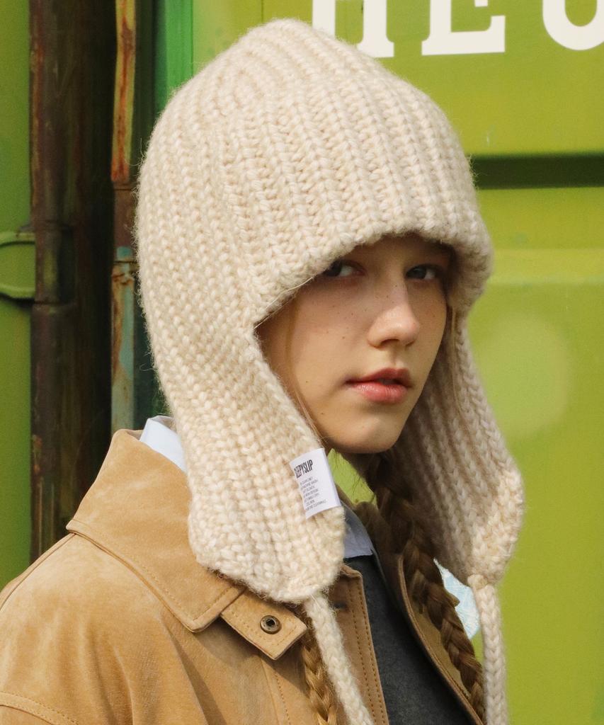 Seullipiseullib Moss Knit Beige Trooper Hat