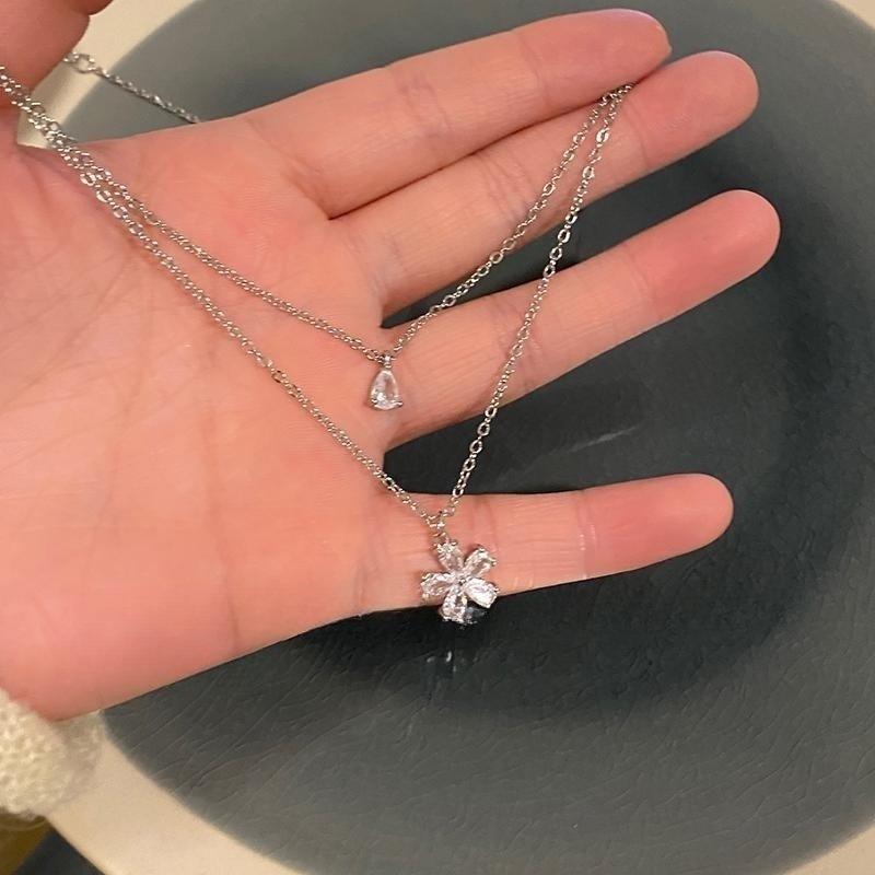 Delicate Small Flower Zircon Stacked Collarbone Chain Female Cold Style Fashion Niche Design Necklace Pendant Accessories