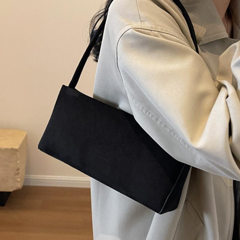 Fashionable Versatile Small and Unique Shoulder Bag Under The Arm, Elegant and Trendy Crossbody Bag