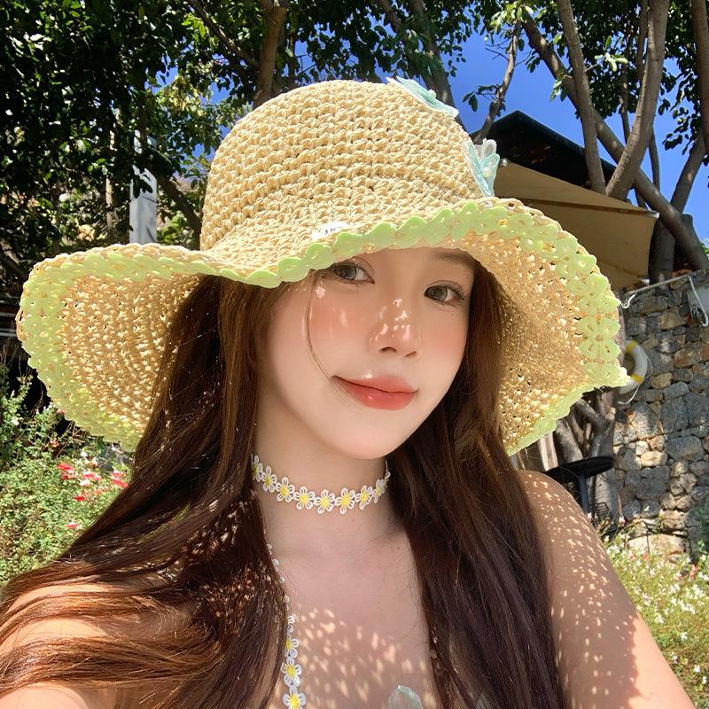

Women s Lace Trim Straw Bucket Hat Crochet Sun Hat with Daisy Decor Wide Brim UV Protection for Summer Beach & Vacation бежевый